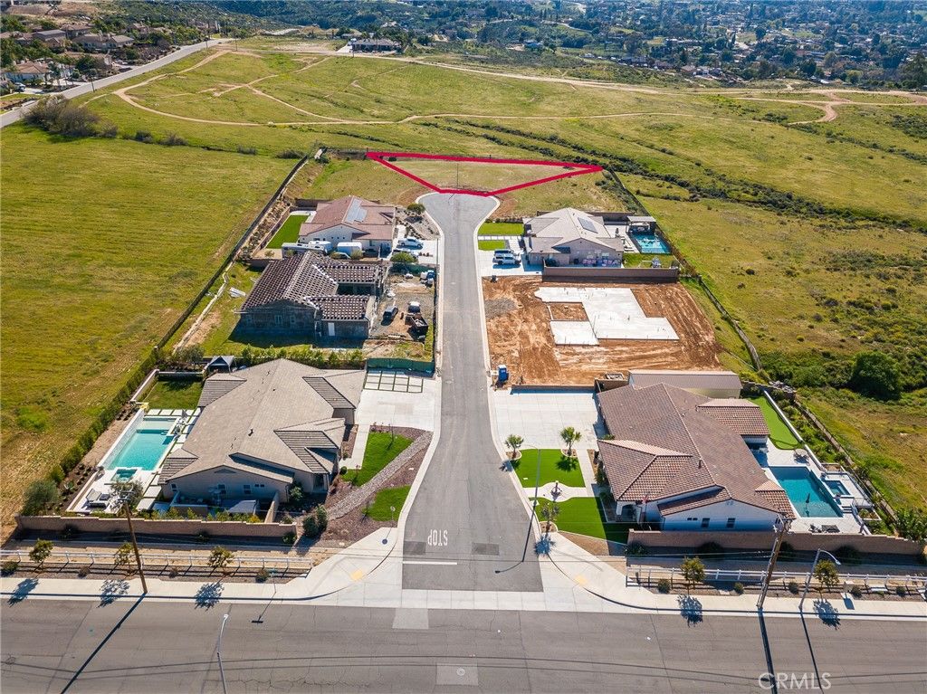 7955 Featherstone Court, Riverside, CA 92506 — exterior