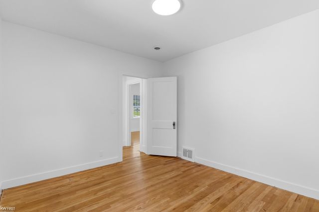 617 Dupont Street, Flint, MI 48504