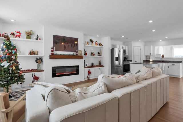 113 Boutot Street, Ashville, OH 43103