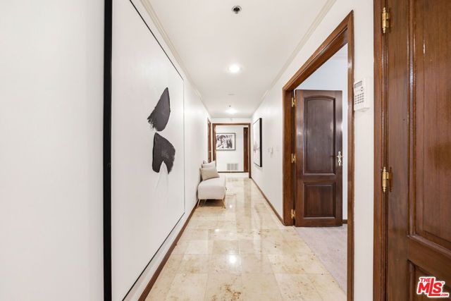 9249 Burton Way 305, Beverly Hills, CA 90210