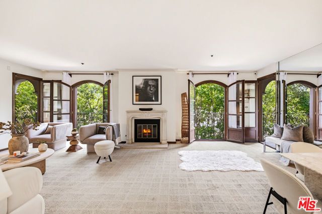 9249 Burton Way 305, Beverly Hills, CA 90210
