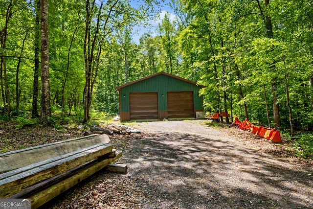 235 Buckeye Farms Drive, Moreland, GA 30259