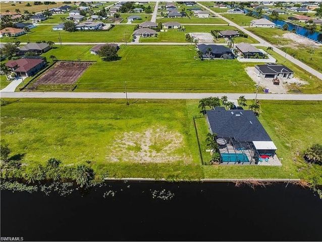 301 NW 26th PL, Cape Coral, FL 33993
