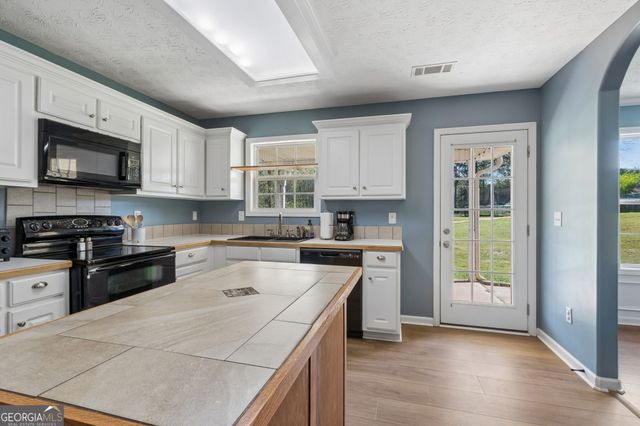 1281 Wentworth Cove Court, Winder, GA 30680