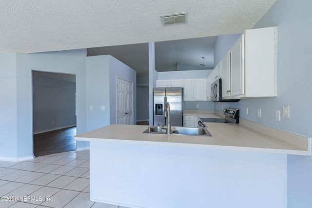 7421 CLIFF COTTAGE Drive, Jacksonville, FL 32244