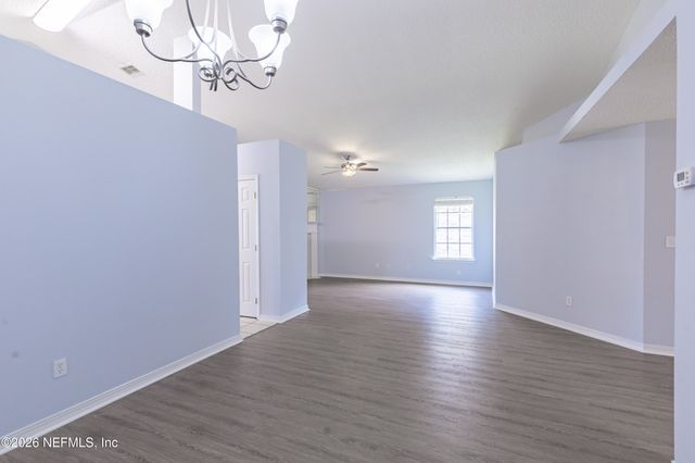 7421 CLIFF COTTAGE Drive, Jacksonville, FL 32244