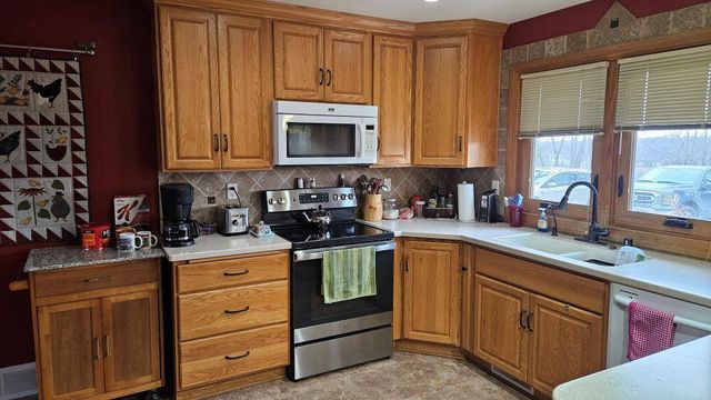 N2285 County Rd D ROAD, Fort Atkinson, WI 53538