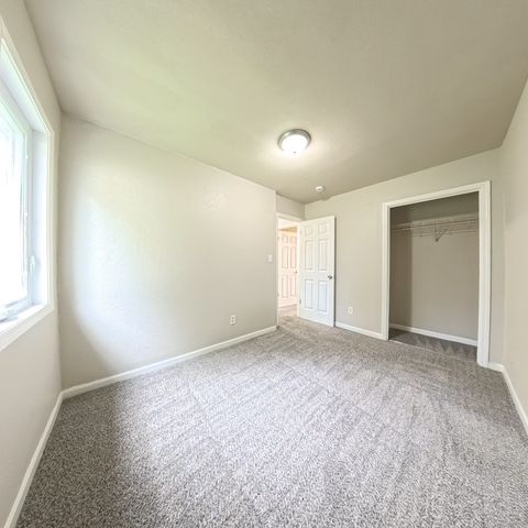 1409 Searle Street, Des Moines, IA 50317