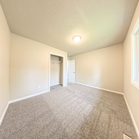 1409 Searle Street, Des Moines, IA 50317