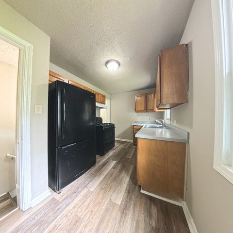 1409 Searle Street, Des Moines, IA 50317