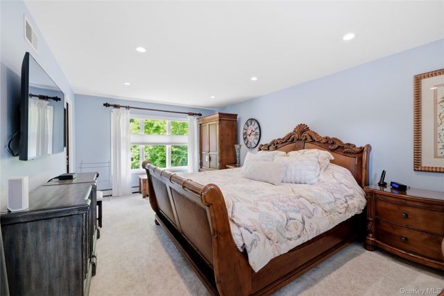 16 Wildwood Court, East Islip, NY 11730