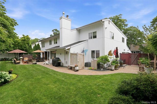16 Wildwood Court, East Islip, NY 11730