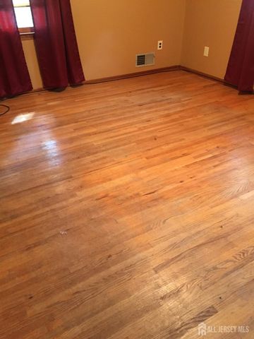 17 Jill Court 19, Edison, NJ 08817