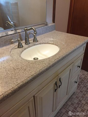 17 Jill Court 19, Edison, NJ 08817
