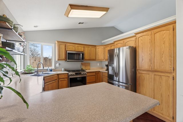 5439 Akrich Street, Shasta Lake, CA 96019