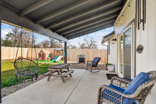 5439 Akrich Street, Shasta Lake, CA 96019