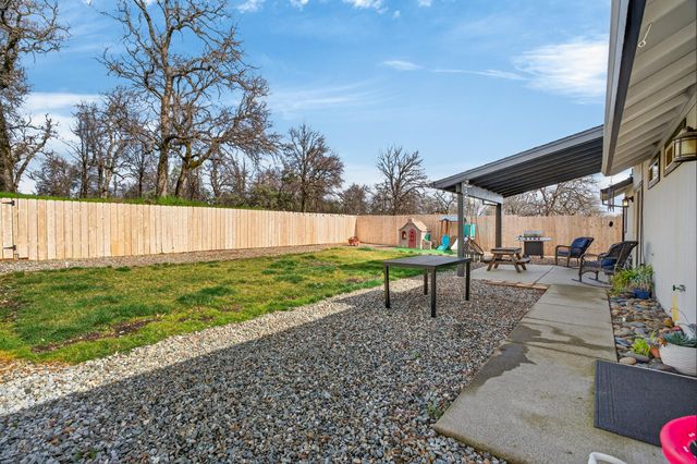 5439 Akrich Street, Shasta Lake, CA 96019