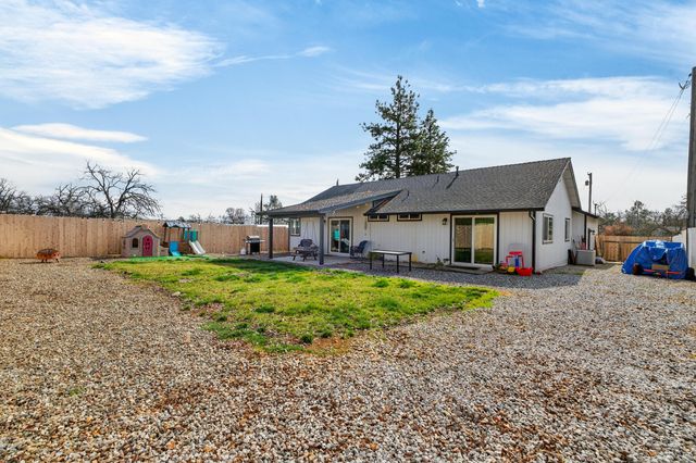 5439 Akrich Street, Shasta Lake, CA 96019