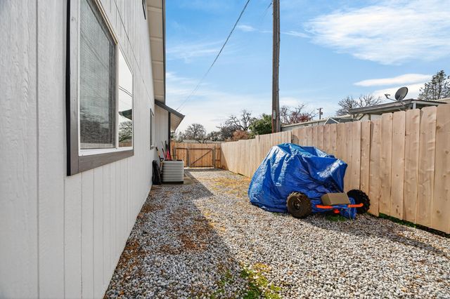 5439 Akrich Street, Shasta Lake, CA 96019