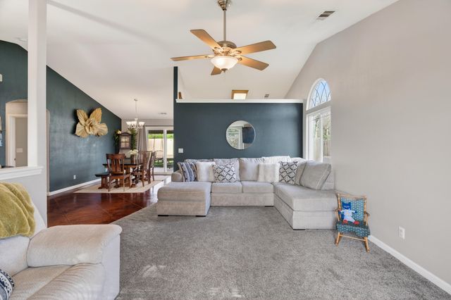 5439 Akrich Street, Shasta Lake, CA 96019