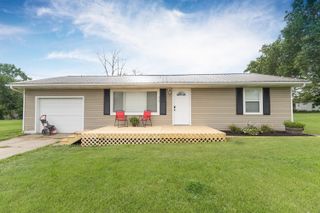 302 E PROCTOR ST, Sturgeon, MO 65284