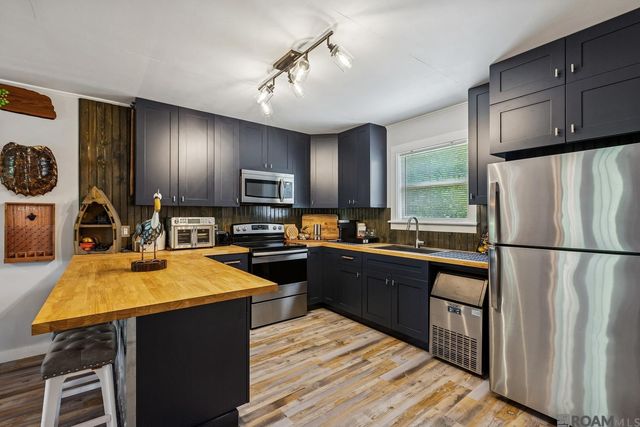 22423 Gull St, Maurepas, LA 70449