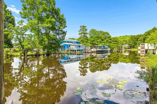 22423 Gull St, Maurepas, LA 70449