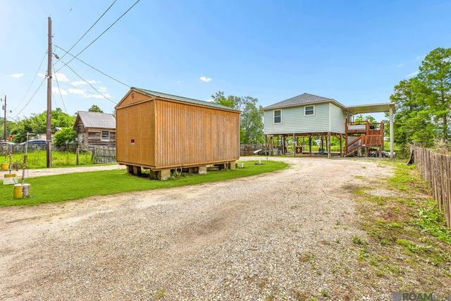 22423 Gull St, Maurepas, LA 70449