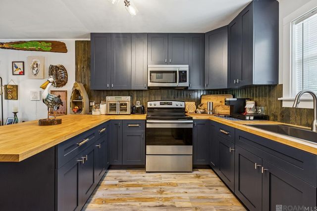 22423 Gull St, Maurepas, LA 70449