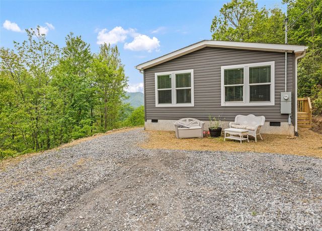 328 Mountain Lion Trail, Maggie Valley, NC 28751
