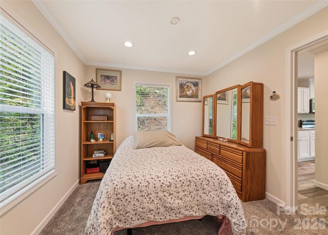 328 Mountain Lion Trail, Maggie Valley, NC 28751