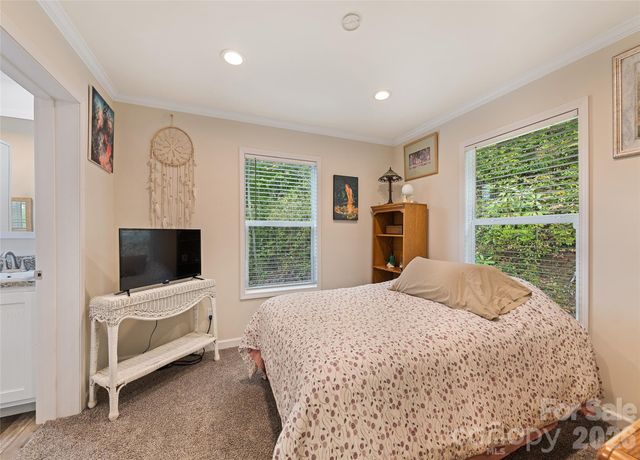 328 Mountain Lion Trail, Maggie Valley, NC 28751