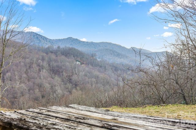 328 Mountain Lion Trail, Maggie Valley, NC 28751
