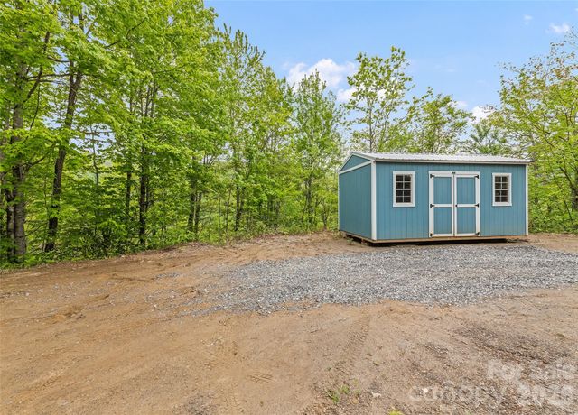 328 Mountain Lion Trail, Maggie Valley, NC 28751