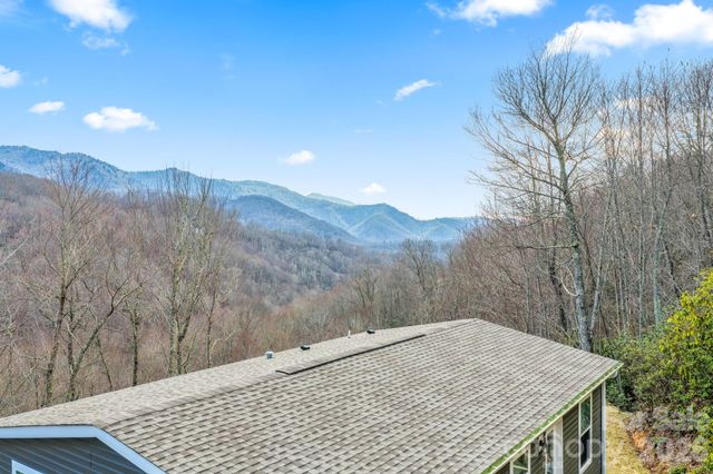328 Mountain Lion Trail, Maggie Valley, NC 28751