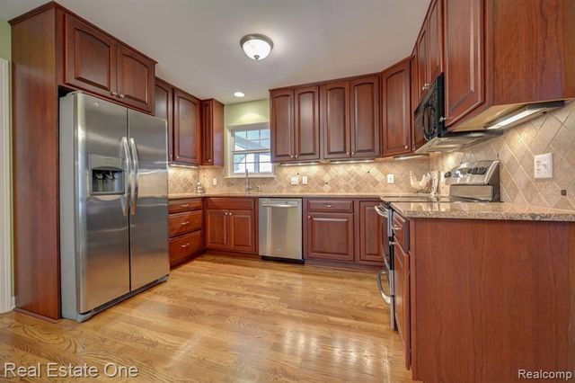 6564 Summit Ridge, Clarkston, MI 48346