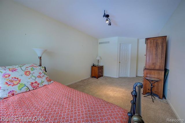 6564 Summit Ridge, Clarkston, MI 48346