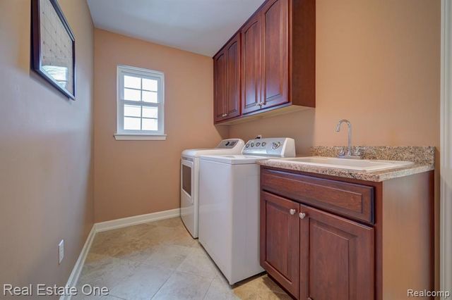 6564 Summit Ridge, Clarkston, MI 48346