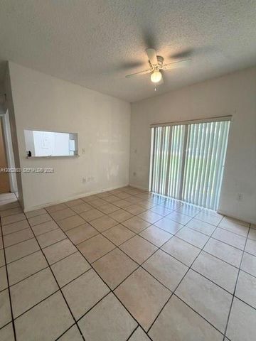 2421 NW 96th Terrace 20J, Pembroke Pines, FL 33024