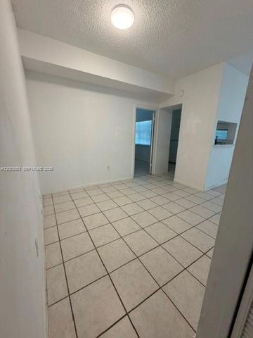 2421 NW 96th Terrace 20J, Pembroke Pines, FL 33024