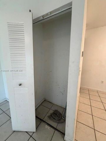 2421 NW 96th Terrace 20J, Pembroke Pines, FL 33024