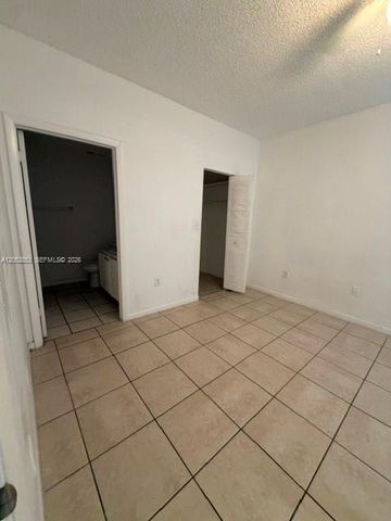 2421 NW 96th Terrace 20J, Pembroke Pines, FL 33024