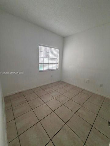 2421 NW 96th Terrace 20J, Pembroke Pines, FL 33024
