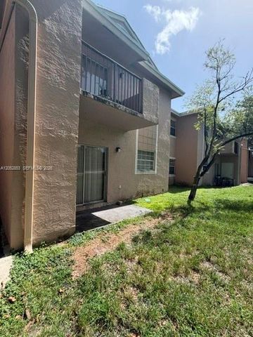 2421 NW 96th Terrace 20J, Pembroke Pines, FL 33024