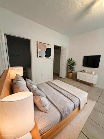 2421 NW 96th Terrace 20J, Pembroke Pines, FL 33024