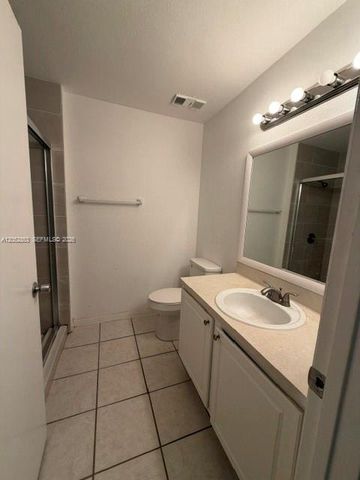 2421 NW 96th Terrace 20J, Pembroke Pines, FL 33024