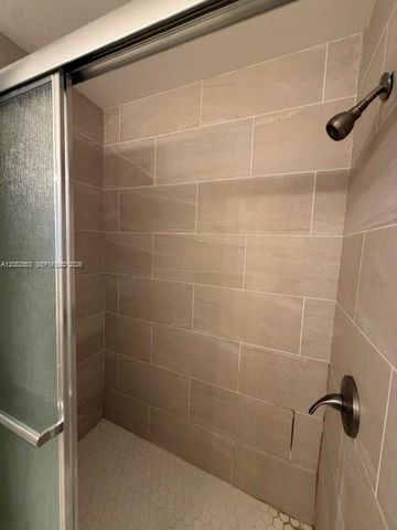 2421 NW 96th Terrace 20J, Pembroke Pines, FL 33024