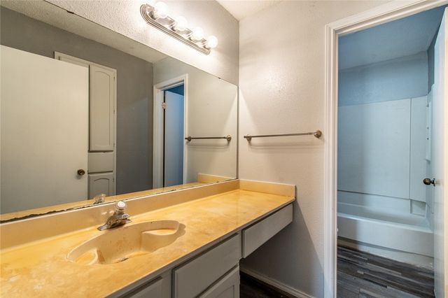 6702 Everhart U-103, Corpus Christi, TX 78413