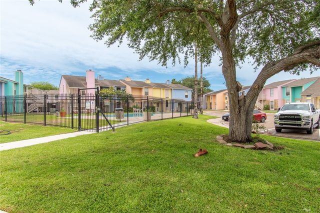6702 Everhart U-103, Corpus Christi, TX 78413