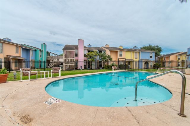 6702 Everhart U-103, Corpus Christi, TX 78413